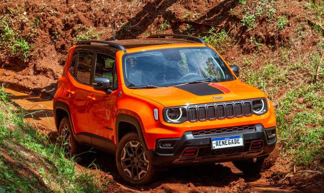 beat365海外评测Jeep大切诺基：和品牌一样都被搞砸了｜驾仕阅读(图2)