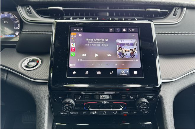 beat365海外评测Jeep大切诺基：和品牌一样都被搞砸了｜驾仕阅读(图30)