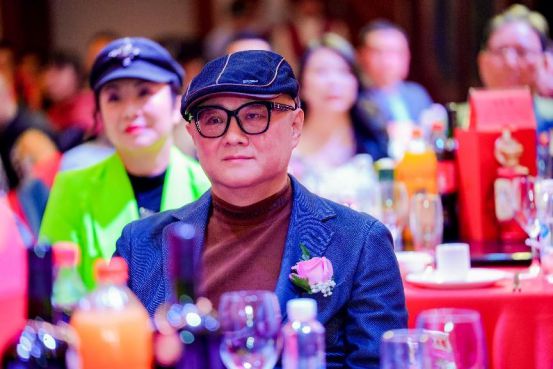 beat365官方最新版中国酱酒新力量·冲锋熊猫筑梦启航首发盛典暨迎新跨年晚会(图3)