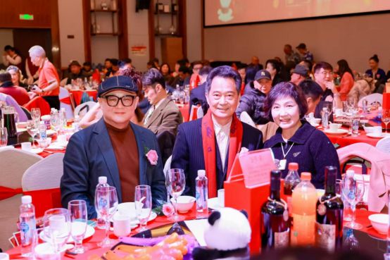beat365官方最新版中国酱酒新力量·冲锋熊猫筑梦启航首发盛典暨迎新跨年晚会